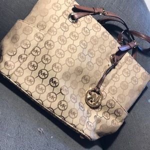 A Michael Kors tote